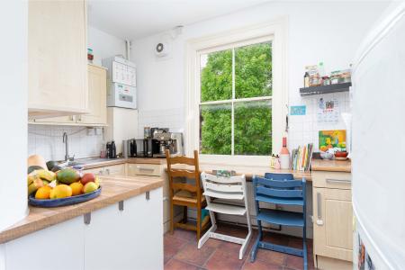 2 bedroom Flat for sale in Thornlaw Road, West Norwood, London, SE27