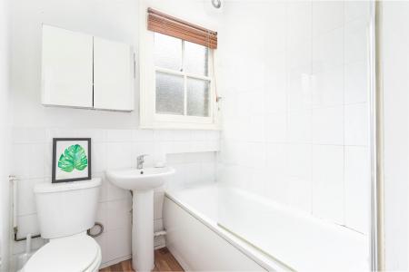 2 bedroom Flat for sale in Thornlaw Road, West Norwood, London, SE27