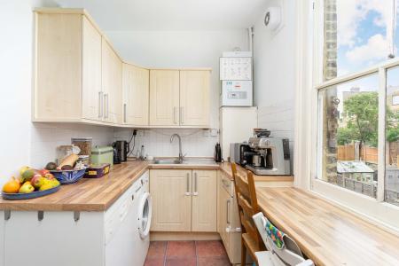 2 bedroom Flat for sale in Thornlaw Road, West Norwood, London, SE27