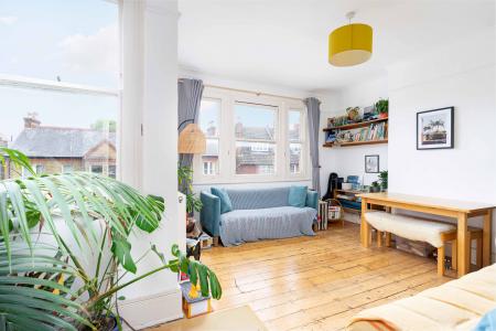 2 bedroom Flat for sale in Thornlaw Road, West Norwood, London, SE27
