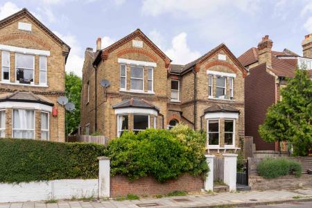 2 bedroom Flat for sale in Thornlaw Road, West Norwood, London, SE27