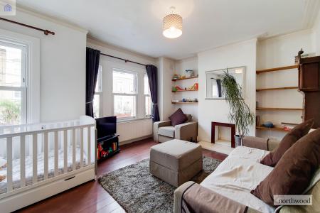 1 bedroom Maisonette for sale in Gipsy Road, West Norwood, London, SE27