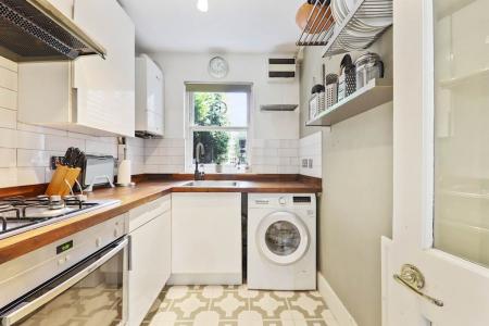 1 bedroom Flat to let in Elderwood Place, West Norwood, London, SE27