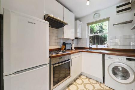 1 bedroom Flat to let in Elderwood Place, West Norwood, London, SE27