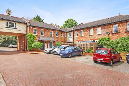 1 bedroom Flat to let in Elderwood Place, West Norwood, London, SE27