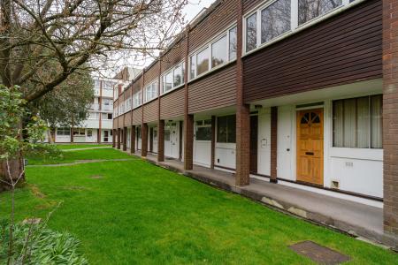 2 bedroom Flat for sale in Kitley Gardens, Crystal Palace, London, SE19