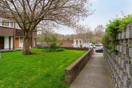 2 bedroom Flat for sale in Kitley Gardens, Crystal Palace, London, SE19