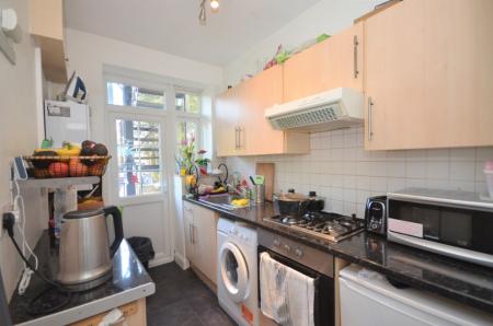 2 bedroom Flat to let in Elmcourt Road, West Norwood, London, SE27