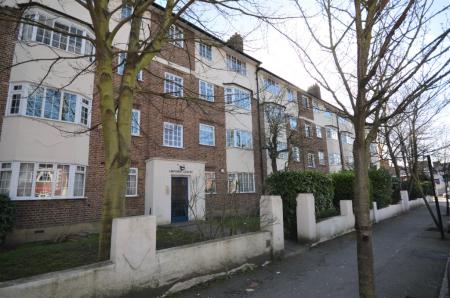 2 bedroom Flat to let in Elmcourt Road, West Norwood, London, SE27