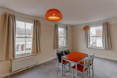 1 bedroom Flat to let in North Cross Rd, Dulwich, London, SE22