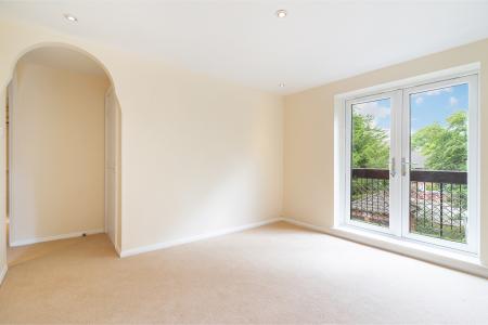 2 bedroom Flat to let in Wavel Place, Sydenham, London, SE26