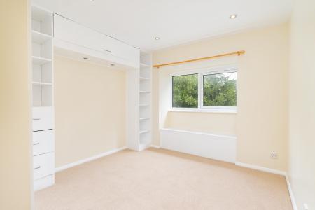 2 bedroom Flat to let in Wavel Place, Sydenham, London, SE26