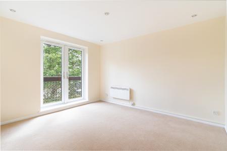 2 bedroom Flat to let in Wavel Place, Sydenham, London, SE26