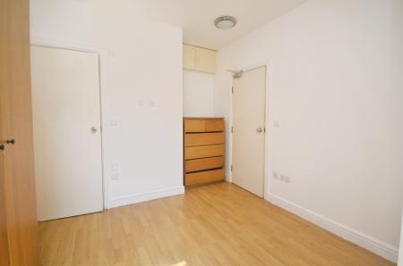1 bedroom House share to let in Kitchener Road, Thornton Heath, London, CR7