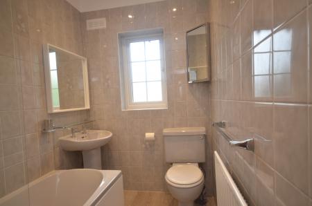 3 bedroom Terraced House to let in Manship Road, Mitcham, London, CR4