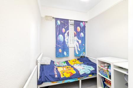 3 bedroom Terraced House to let in Manship Road, Mitcham, London, CR4