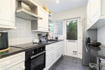 3 bedroom Terraced House to let in Manship Road, Mitcham, London, CR4