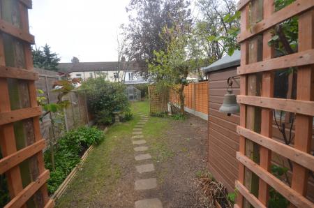 3 bedroom Terraced House to let in Manship Road, Mitcham, London, CR4