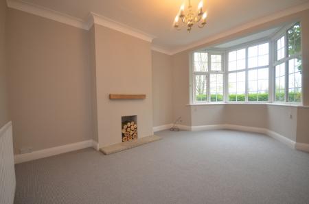 3 bedroom Terraced House to let in Manship Road, Mitcham, London, CR4