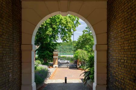 1 bedroom Flat for sale in Elderwood Place, West Norwood, London, SE27