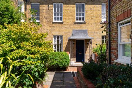 1 bedroom Flat for sale in Elderwood Place, West Norwood, London, SE27