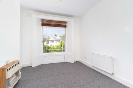 2 bedroom Flat to let in Knights Hill, West Norwood, London, SE27