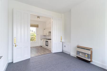 2 bedroom Flat to let in Knights Hill, West Norwood, London, SE27