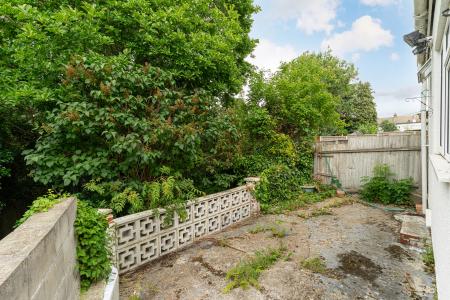 3 bedroom Terraced House for sale in Braemar Avenue, Thornton Heath, London, CR7
