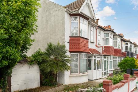 3 bedroom Terraced House for sale in Braemar Avenue, Thornton Heath, London, CR7