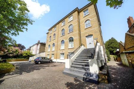 3 bedroom Flat for sale in Lancaster Avenue, West Dulwich, London, SE27