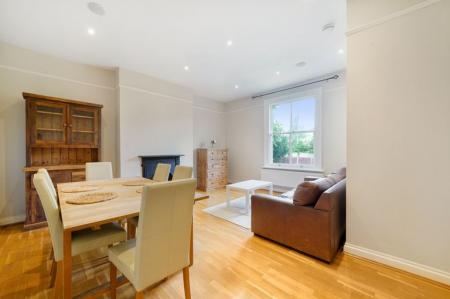 3 bedroom Flat for sale in Lancaster Avenue, West Dulwich, London, SE27