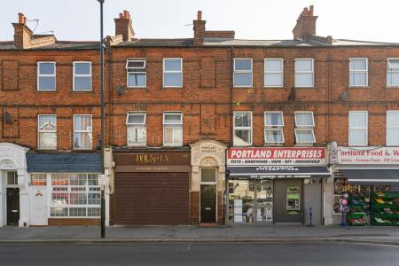 3 bedroom Flat for sale in Portland Mansions Portland Road, South Norwood, London, SE25