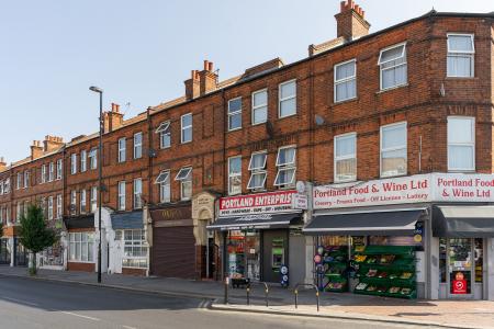 3 bedroom Flat for sale in Portland Mansions Portland Road, South Norwood, London, SE25
