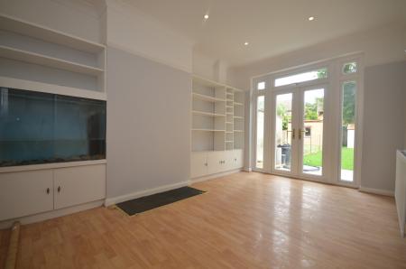 3 bedroom Terraced House to let in Cromer Road, South Norwood, London, SE25