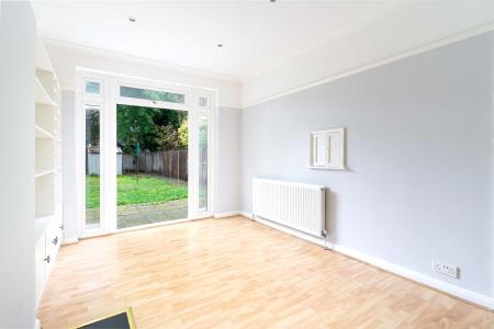 3 bedroom Terraced House to let in Cromer Road, South Norwood, London, SE25