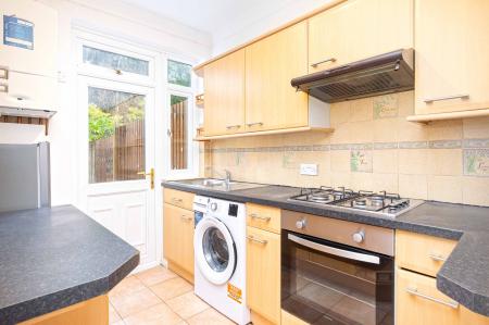 3 bedroom Terraced House to let in Cromer Road, South Norwood, London, SE25