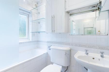 3 bedroom Terraced House to let in Cromer Road, South Norwood, London, SE25