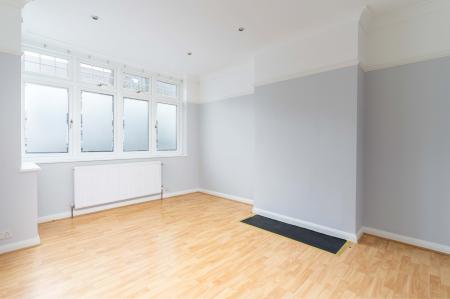 3 bedroom Terraced House to let in Cromer Road, South Norwood, London, SE25