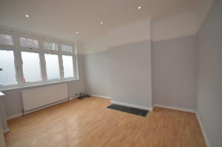 3 bedroom Terraced House to let in Cromer Road, South Norwood, London, SE25