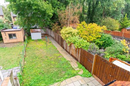 3 bedroom Terraced House to let in Cromer Road, South Norwood, London, SE25