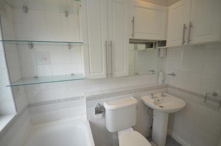 3 bedroom Terraced House to let in Cromer Road, South Norwood, London, SE25