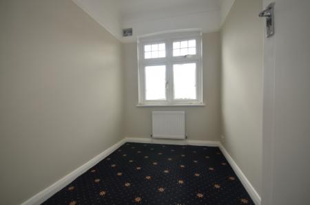 3 bedroom Terraced House to let in Cromer Road, South Norwood, London, SE25
