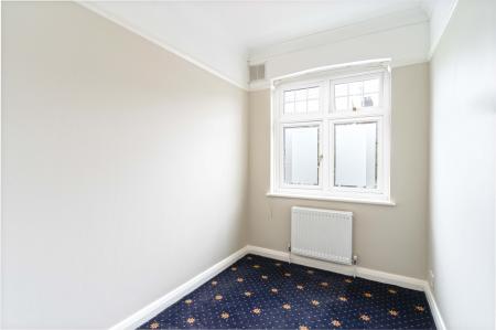 3 bedroom Terraced House to let in Cromer Road, South Norwood, London, SE25