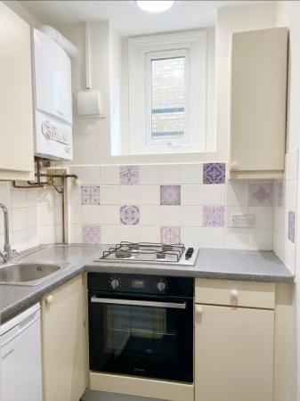 1 bedroom Flat to let in Altenburg Gardens, Clapham, London, SW11