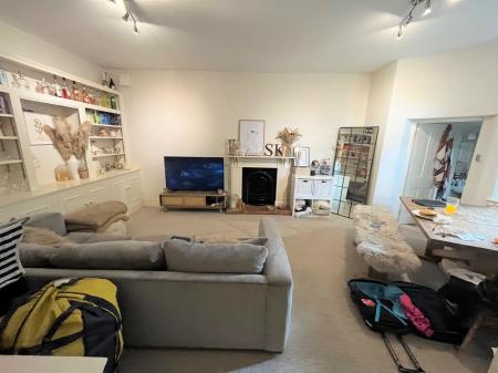1 bedroom Flat to let in Altenburg Gardens, Clapham, London, SW11