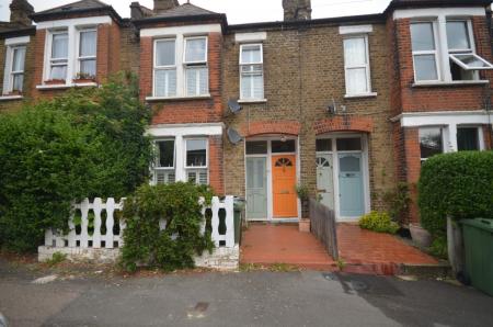 2 bedroom Maisonette to let in St Louis Road, West Norwood, London, SE27