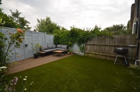 2 bedroom Maisonette to let in St Louis Road, West Norwood, London, SE27