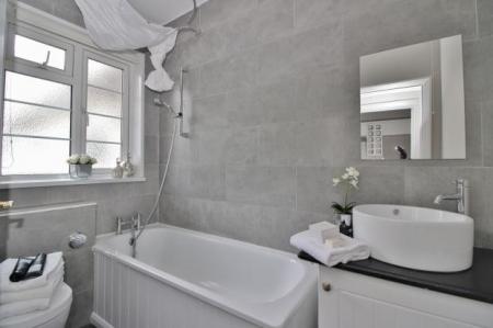 1 bedroom Flat to let in Clive Road, West Dulwich, London, SE21