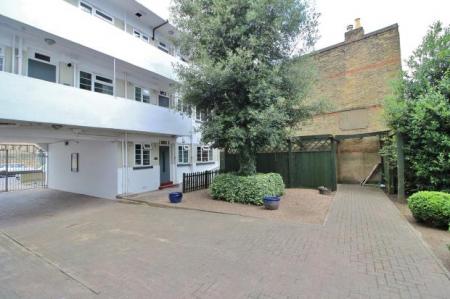 1 bedroom Flat to let in Clive Road, West Dulwich, London, SE21