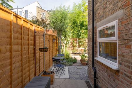 1 bedroom Flat for sale in St Julian's Farm Road, West Norwood, London, SE27